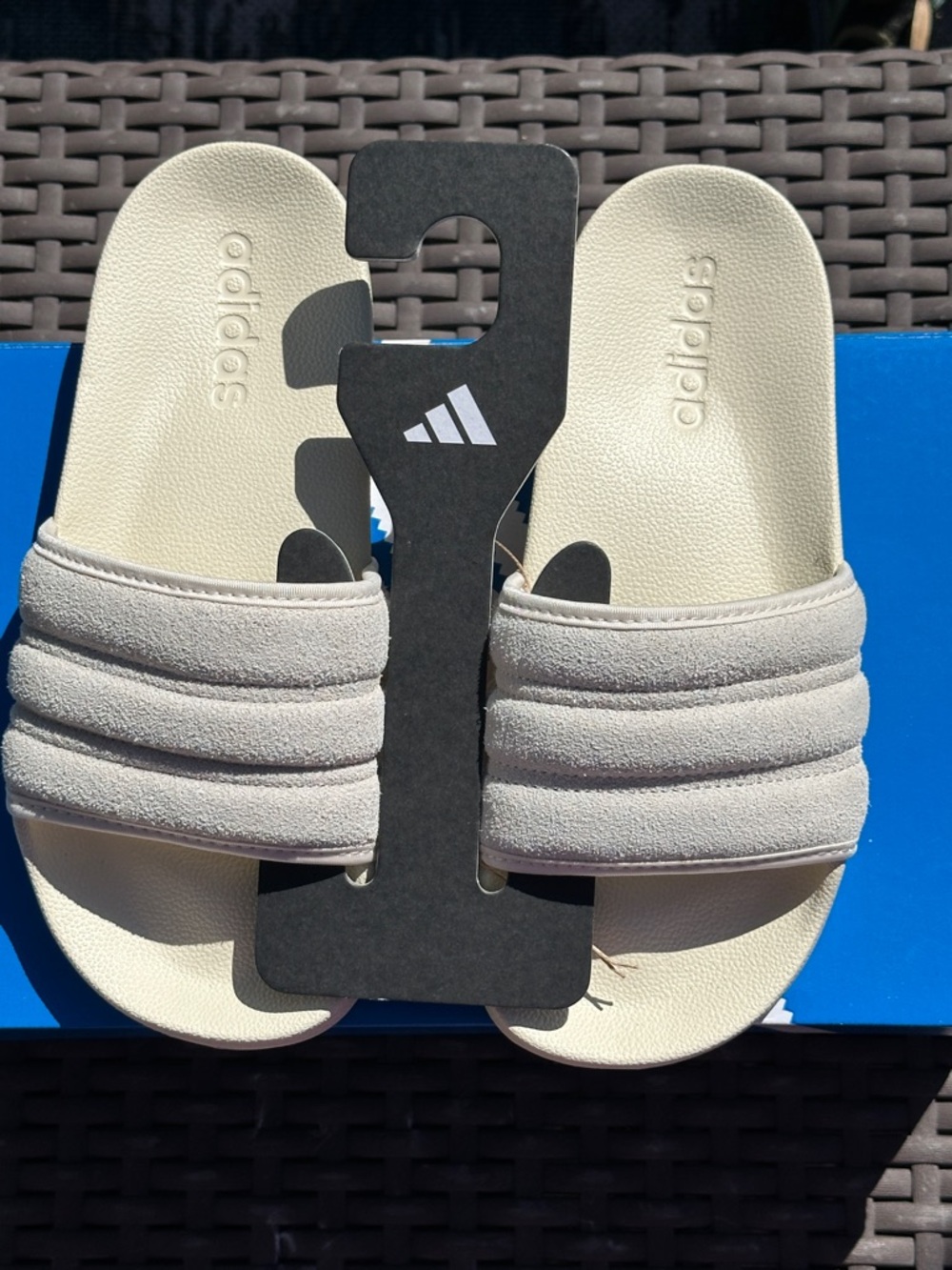 Adidas Adilette Unisex Terry Cloth Flip Flop Slide Sandal Womens Size 10 NEW